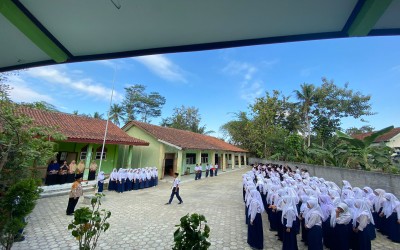 MTs Husnul Hidayah Sambut Kepala Sekolah Baru